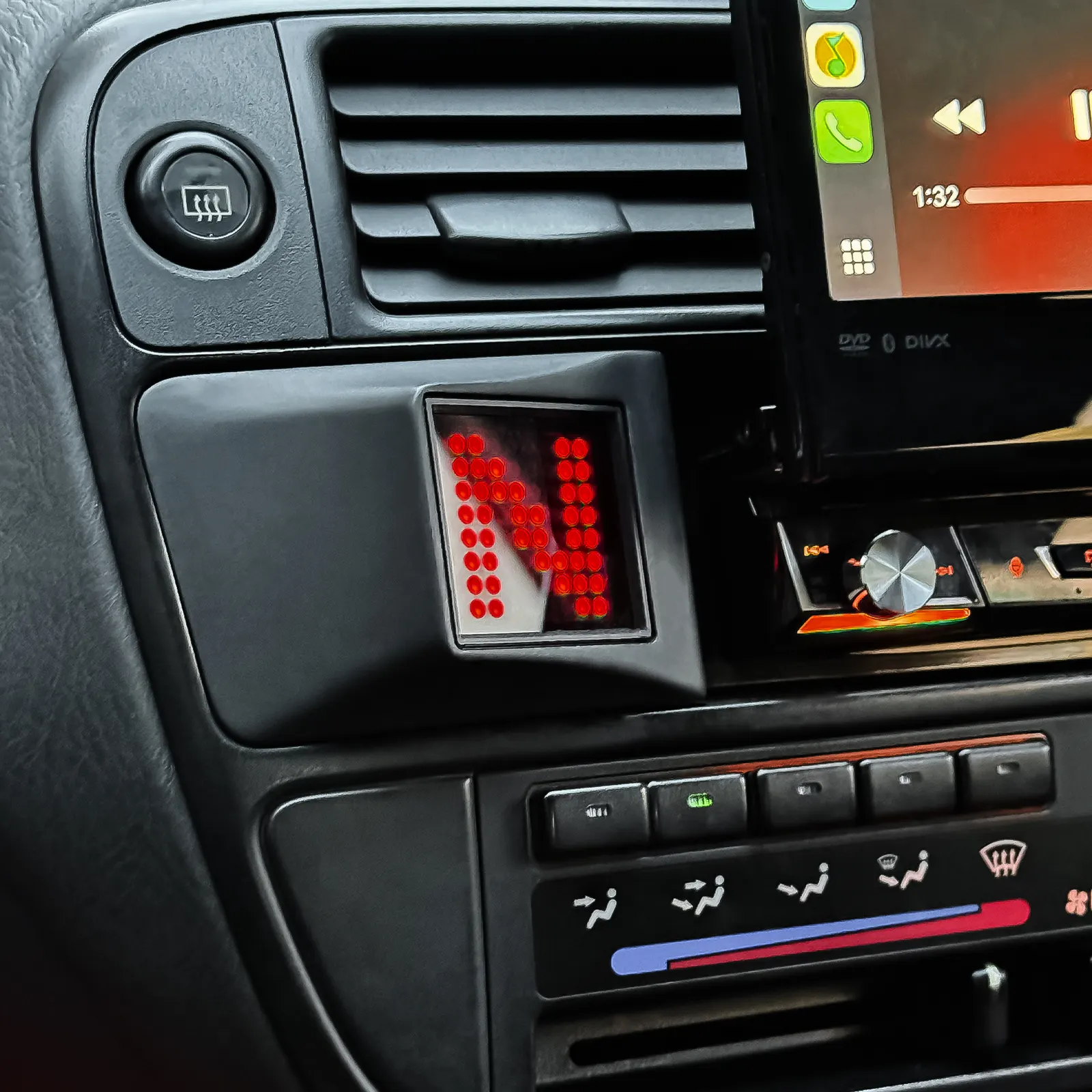 Gear indicator display in the dash, view 3 of 3